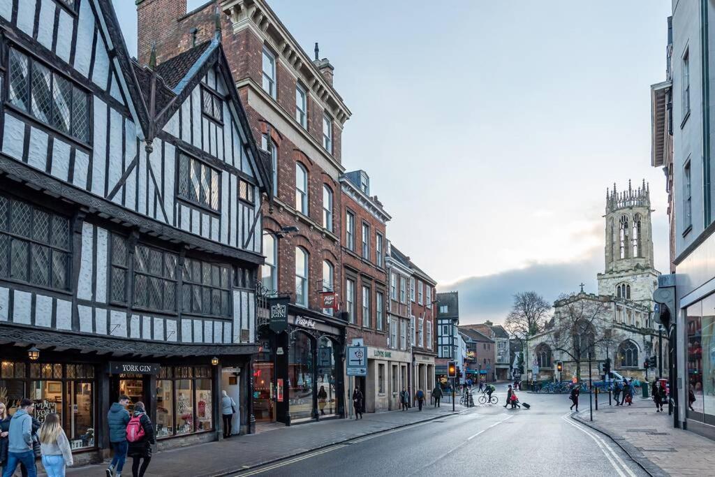 Luxury Apartment Rowntree House Across From The Shambles 约克 外观 照片